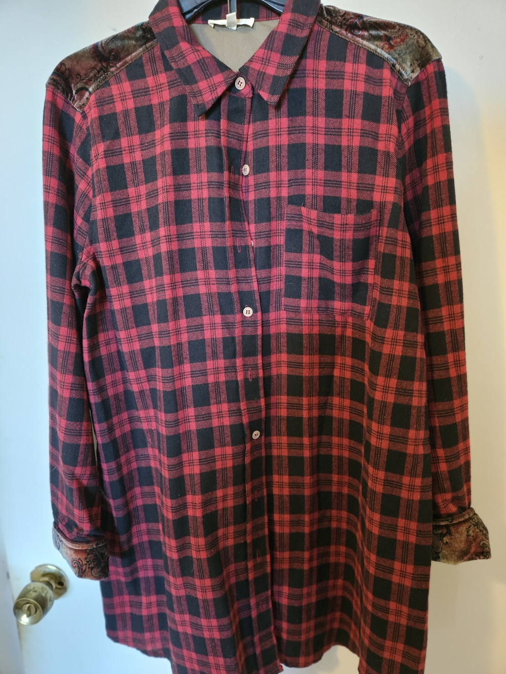 Mystree Red and Black Plaid Button-Up Shirt Large